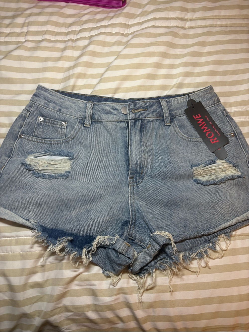 ROMWE Light Wash Distressed Denim Cutoff Shorts